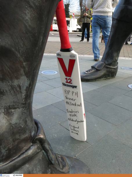 I Wallabies hanno trovato il modo di onorare la memoria di Phil Hughes, il giocatore di cricket morto gioved, dopo essere stato colpito alla testa da un apllina